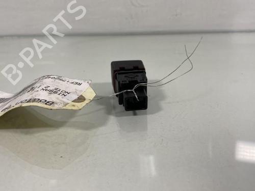 Used Warning switch NISSAN NOTE (E12) 1.2 (80 hp) 19954948