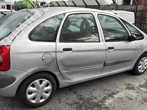 Left headlight CITROËN XSARA PICASSO (N68) 1.8 16V | BP26212297C28 
