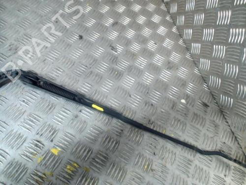 Used Front windshield wiper arm CHRYSLER VOYAGER IV (RG, RS) 2.5 CRD (141 hp) 19997147