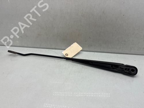 Used Front windshield wiper arm Front windshield wiper arm 37482858 37482858