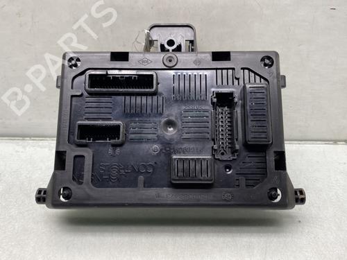 Boîte à Fusibles RENAULT CLIO III (BR0/1, CR0/1) 1.5 dCi (BR17, CR17) (86 hp) 22314666