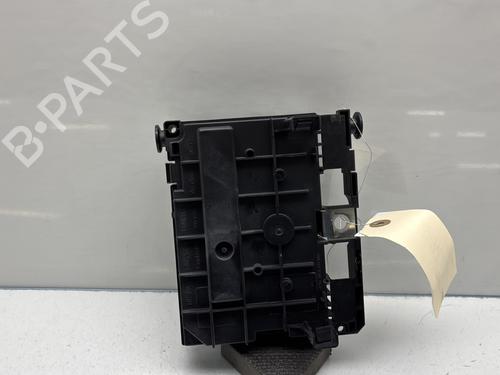 Used Fuse box Fuse box 31831405 31831405