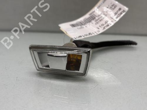 Used Right front indicator OPEL MERIVA B MPV (S10) 1.7 CDTI (75) (110 hp) 27251917