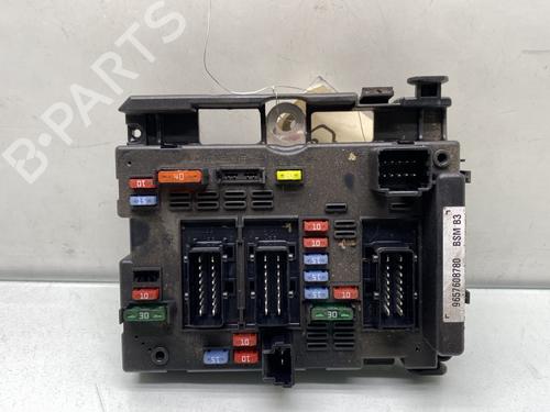 Used Fuse box PEUGEOT 206 Hatchback (2A/C) 1.4 HDi eco 70 (68 hp) 31205764
