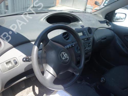 Venstre bak utvendig håndtak TOYOTA YARIS (_P1_) 1.4 D-4D (NLP10_, NLP10R) | BP20017011C130 