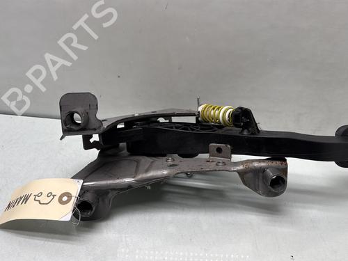 Clutch pedal RENAULT MEGANE IV Hatchback (B9A/M/N_) 1.2 TCe 130 (B9MR) | BP29866827I13