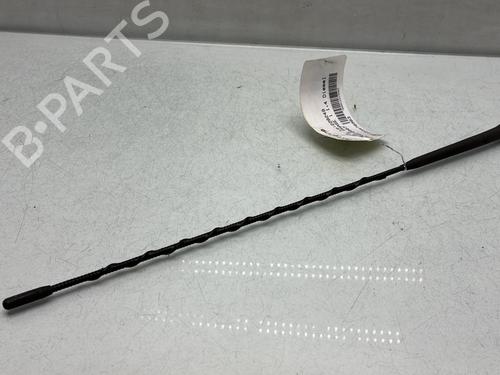 Antenne/Base Antenne/Base TOYOTA YARIS (_P9_) 1.4 D-4D (NLP90_, NLP90R) (90 hp) 33742792 33742792