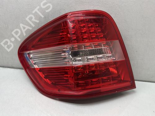 Venstre Baklys MERCEDES-BENZ M-CLASS (W164) ML 320 CDI 4-matic (164.122) (224 hp) 28163365