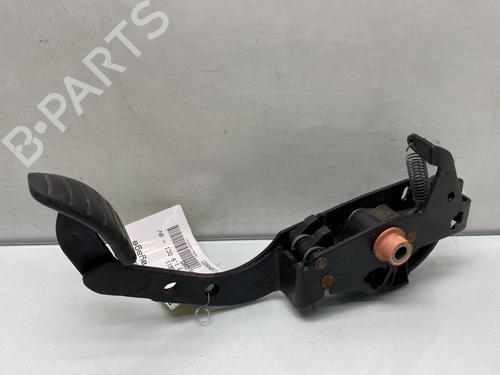 Pédale d'embrayage RENAULT CLIO II (BB_, CB_) 1.5 dCi (B/CB07) (65 hp) 30791643