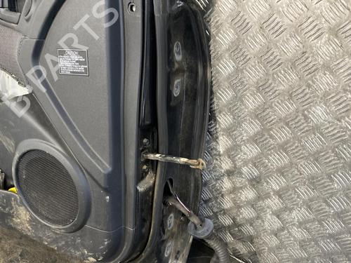 Used Left front door KIA SPORTAGE II (JE_, KM_) 2.0 CRDi (140 hp) 20025390