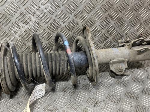Used Left front shock absorber TOYOTA AURIS (_E15_) 1.4 D-4D (NDE150_, NDE150R) (90 hp) 30878532
