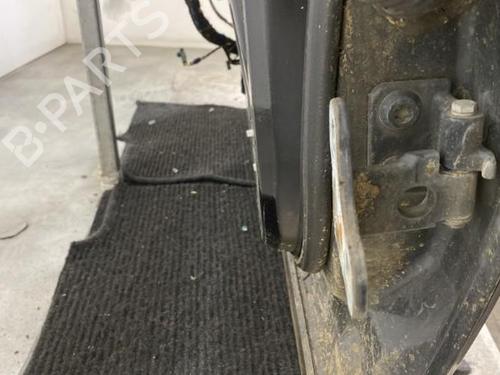 Left front door LAND ROVER RANGE ROVER III (L322) 4.4 4x4 | BP19963654C2