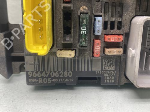 Fuse box PEUGEOT 308 I (4A_, 4C_) 1.6 HDi | BP28705059E1 