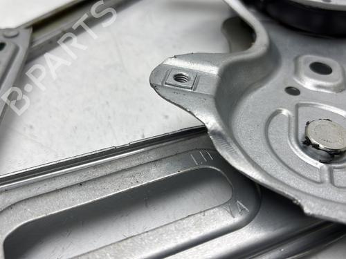 Lève-vitre avant gauche TOYOTA YARIS (_P9_) 1.3 VVT-i (SCP90_, SCP90R) | BP29939798C22