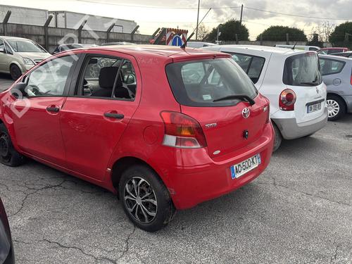 Seat buckle TOYOTA YARIS (_P9_) 1.0 VVT-i (KSP90_, KSP90R) | BP30878604I32 