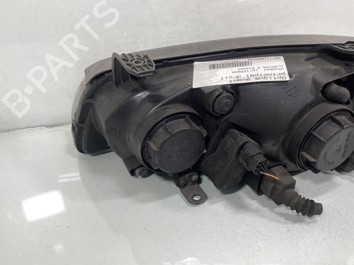 Right headlight HYUNDAI ELANTRA III (XD)  | BP20019342C29 