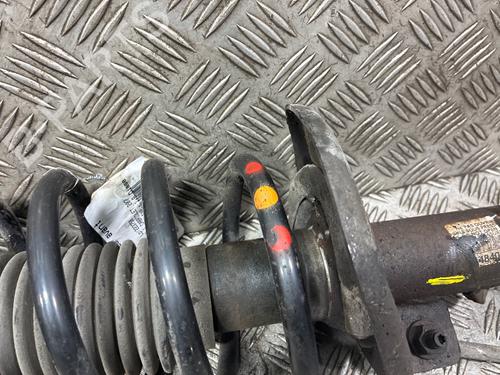 Used Right front shock absorber Right front shock absorber 36875858 36875858