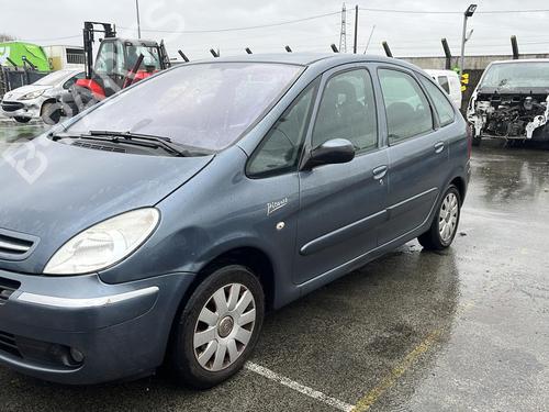 Left headlight CITROËN XSARA PICASSO (N68) 1.6 HDi | BP19988632C28 