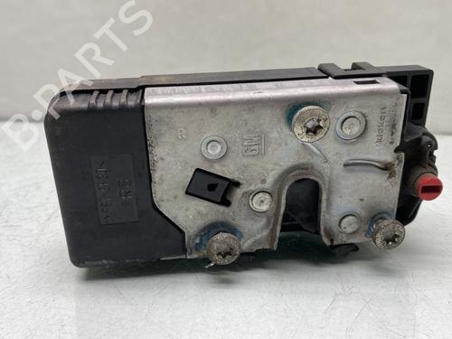 Serrure arrière droite RENAULT TRAFIC II Van (FL) 1.9 dCi 80 (FL0B) (82 hp) 31887210