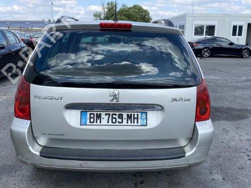 Fuse box PEUGEOT 307 Break (3E) 2.0 HDI 110 | BP24200331E1  - Image 5