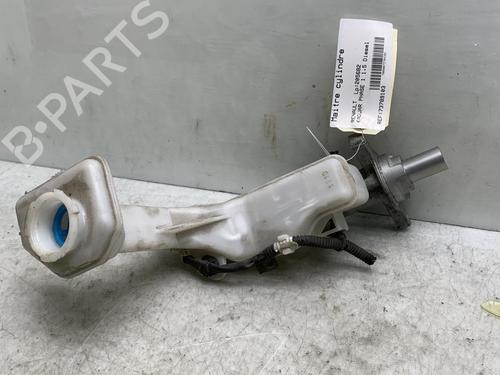 Used Brake master cylinder RENAULT KADJAR (HA_, HL_) 1.5 dCi 110 (HLA3) (110 hp) 19972577