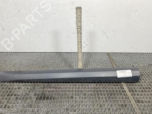 Used Door moulding trim RENAULT MEGANE III Hatchback (BZ0/1_, B3_) 1.5 dCi (BZ09, BZ0D, BZ1W, BZ29, BZ14) (110 hp) 29707595