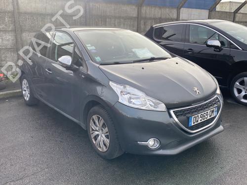 Right headlight PEUGEOT 208 I (CA_, CC_) 1.2 VTI 82 | BP31906140C29