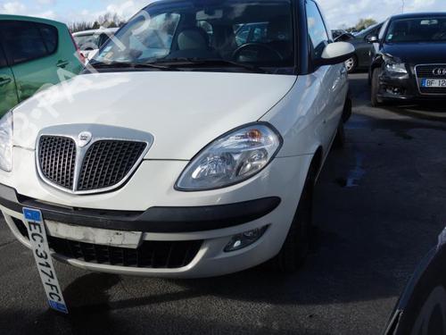 Windscreen washer tank LANCIA YPSILON (843_) 1.3 JTD (843.AXD11, 843.AXD1A) | BP20031524C113 