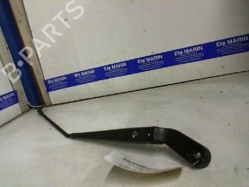 Used Front windshield wiper arm VW POLO (9N_, 9A_) 1.2 12V (64 hp) 20020248