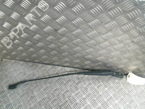 Used Front windshield wiper arm PEUGEOT 5008 (0U_, 0E_) 1.6 HDi (112 hp) 20000533