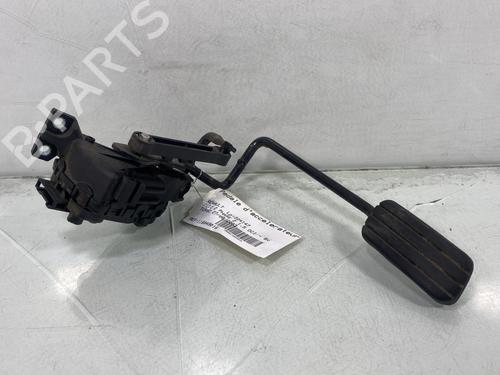 Pedal RENAULT CLIO II (BB_, CB_) 1.5 dCi (B/CB07) (65 hp) 31134781
