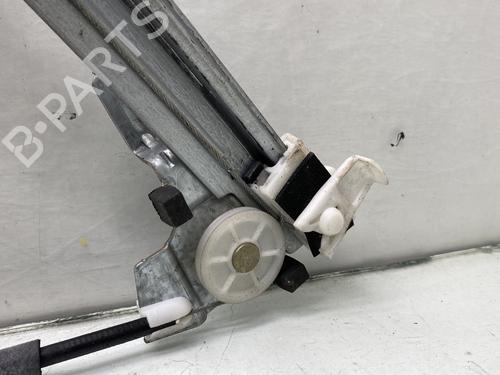 Used Front right window mechanism Front right window mechanism RENAULT MEGANE I (BA0/1_) 1.6 16V (BA04, BA0B, BA11, BA1J, BA16, BA19, BA1K, BA1V,... (107 hp) 22315975 22315975