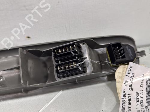 Used Left front window switch Left front window switch RENAULT TWINGO I (C06_) 1.2 (C066, C068) (58 hp) 32853968 32853968