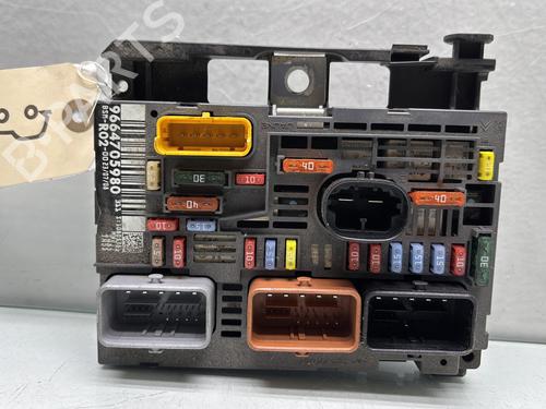 Used Fuse box PEUGEOT 407 (6D_) 2.0 HDi (6DRHRH) (140 hp) 29841486