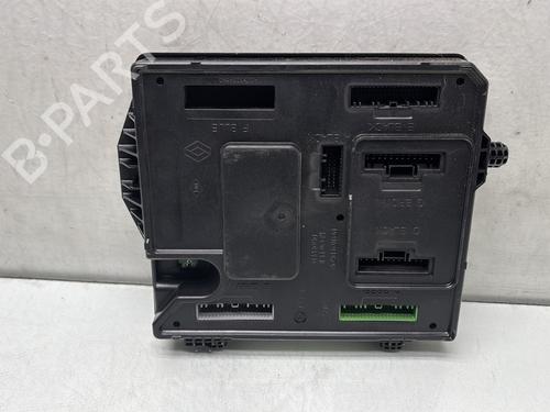 Used Fuse box RENAULT FLUENCE (L3_) 1.5 dCi (L30B) (106 hp) 30082653