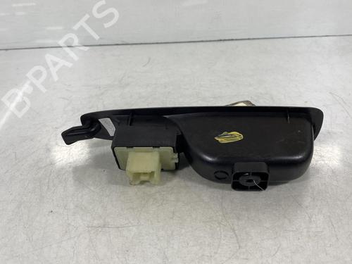 Mando elevalunas trasera derecho RENAULT CAPTUR I (J5_, H5_) 1.5 dCi 90 (J5N4, J5M5, J5MW, J5M6, J5AL, J5AJ) | BP19983880I28 