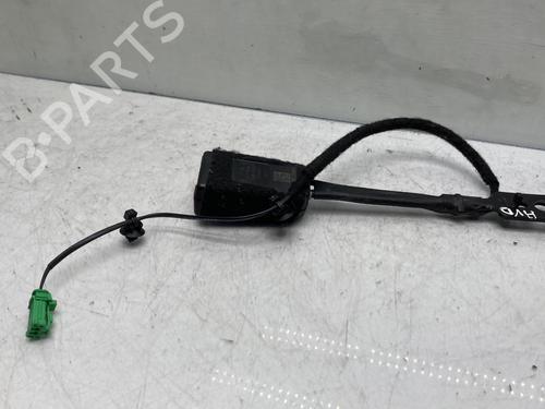 Used Seat buckle Seat buckle FIAT 500X (334_) 1.0 (334.AXN1B) (120 hp) 20010630 20010630