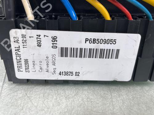 Used Fuse box Fuse box 37006072 37006072