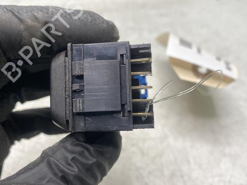 Used Left front window switch Left front window switch PEUGEOT 406 Break (8E/F) 1.9 TD (90 hp) 32368069 32368069