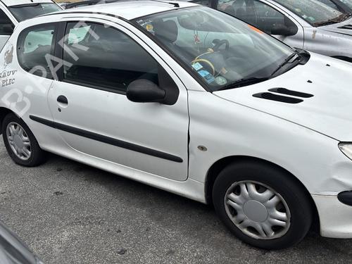 Left headlight PEUGEOT 206 Hatchback (2A/C) 1.4 HDi eco 70 | BP31175977C28 