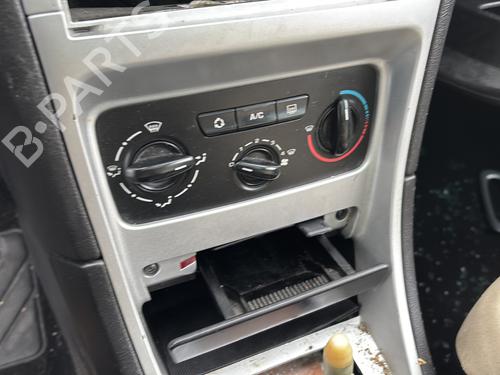 Fuse box PEUGEOT 307 Break (3E) 1.6 HDi 110 | BP34477491E1  - Image 17