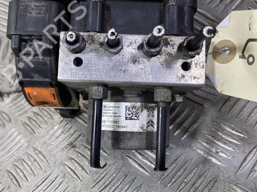 Used ABS pump PEUGEOT 308 II (LB_, LP_, LW_, LH_, L3_) 1.2 THP 130 (131 hp) 19992213