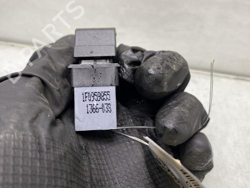 Used Left rear window switch Left rear window switch VW GOLF V (1K1) 1.9 TDI (105 hp) 20726839 20726839