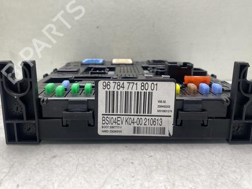 fuse-box-peugeot-5008-0u_-0e_-2009-2010-2011-2012-2013-2014-2015-2016-2017-32063083 main image