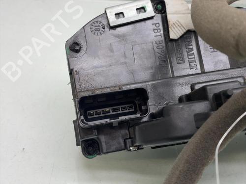 front-right-lock-renault-kadjar-ha_-hl_-2015-40270566 main image