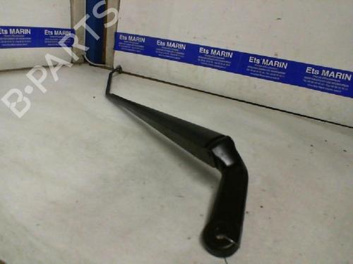 Used Front windshield wiper arm PEUGEOT 206 Hatchback (2A/C) 2.0 HDI 90 (90 hp) 20035827