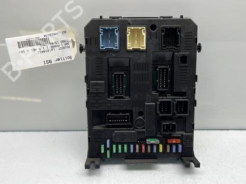 Used Fuse box Fuse box 23764857 23764857