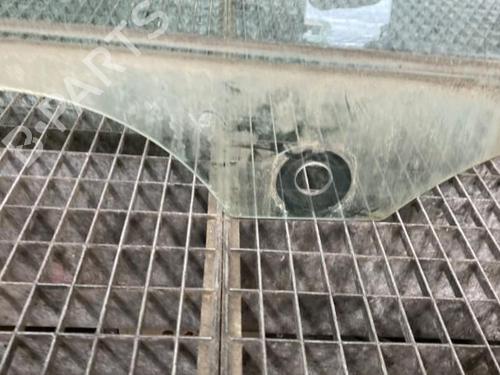 Used Front right door window Front right door window 21814964 21814964