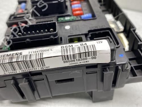 Used Fuse box Fuse box CITROËN C3 I (FC_, FN_) 1.4 HDi (68 hp) 26527824 26527824