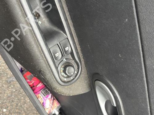 Luce targa RENAULT CLIO III (BR0/1, CR0/1) 1.5 dCi (C/BR0G, C/BR1G) | BP30864051I40